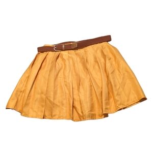 Women's Skirt With Belt Size 2XL New Without Tags.